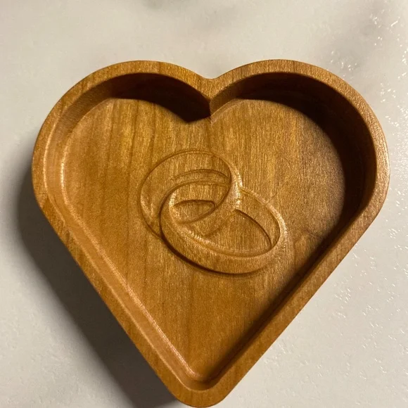 Heart shaped ring keeper - Picture 1 of 6